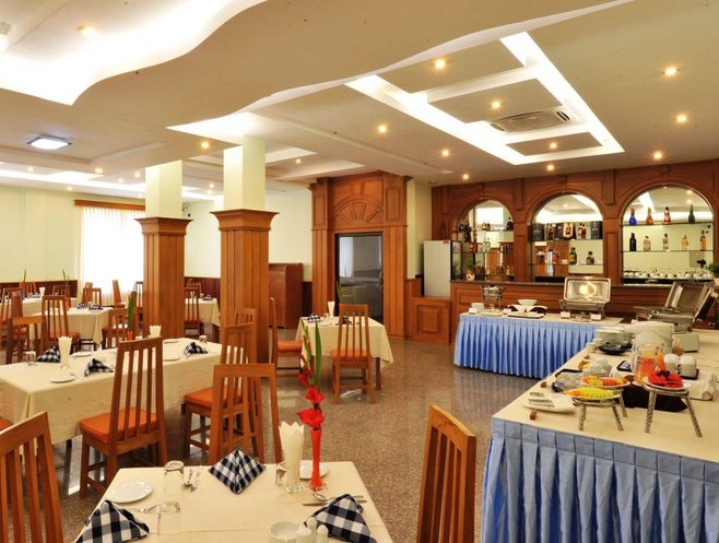AyeyarwaddyRiverViewHotel.jpg