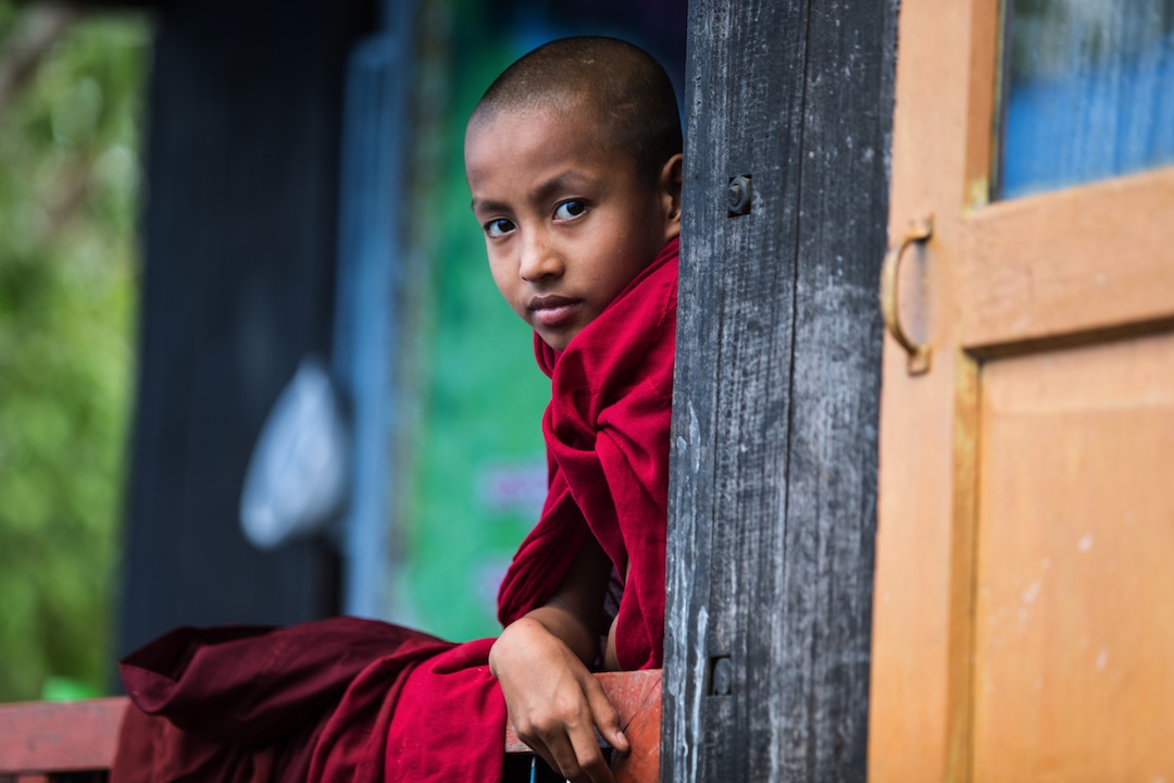 monk-in-Mrauk-U.jpg
